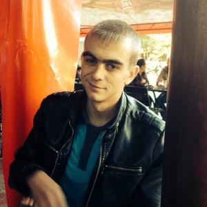 Парни в Омске: Илья, 29 - ищет девушку из Омска