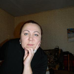 Девушки в Саратове: Юлия, 48 - ищет парня из Саратова