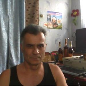 Виктор, 67 лет, Молдованский