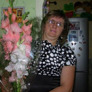 Девушки в Петрозаводске: Елена, 45 - ищет парня из Петрозаводска