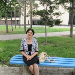 Девушки в Омске:  Валентина, 70 - ищет парня из Омска