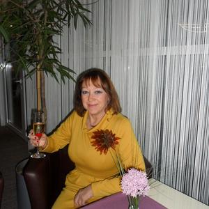 Лариса, 70 лет, Санкт-Петербург