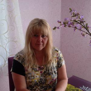 Девушки в Череповце: Наталья Крякунова, 61 - ищет парня из Череповца