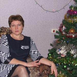 Девушки в Ачинске: Елена, 63 - ищет парня из Ачинска