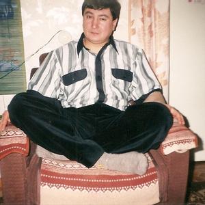 Олег, 65 лет, Уфа