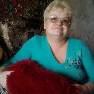 Девушки в Пугачеве: Александра, 67 - ищет парня из Пугачева