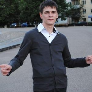 Олег, 32 года, Уфа