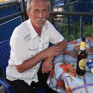 Валентин, 72 года, Волхов