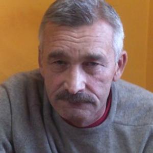 Brik, 64 года, Магадан
